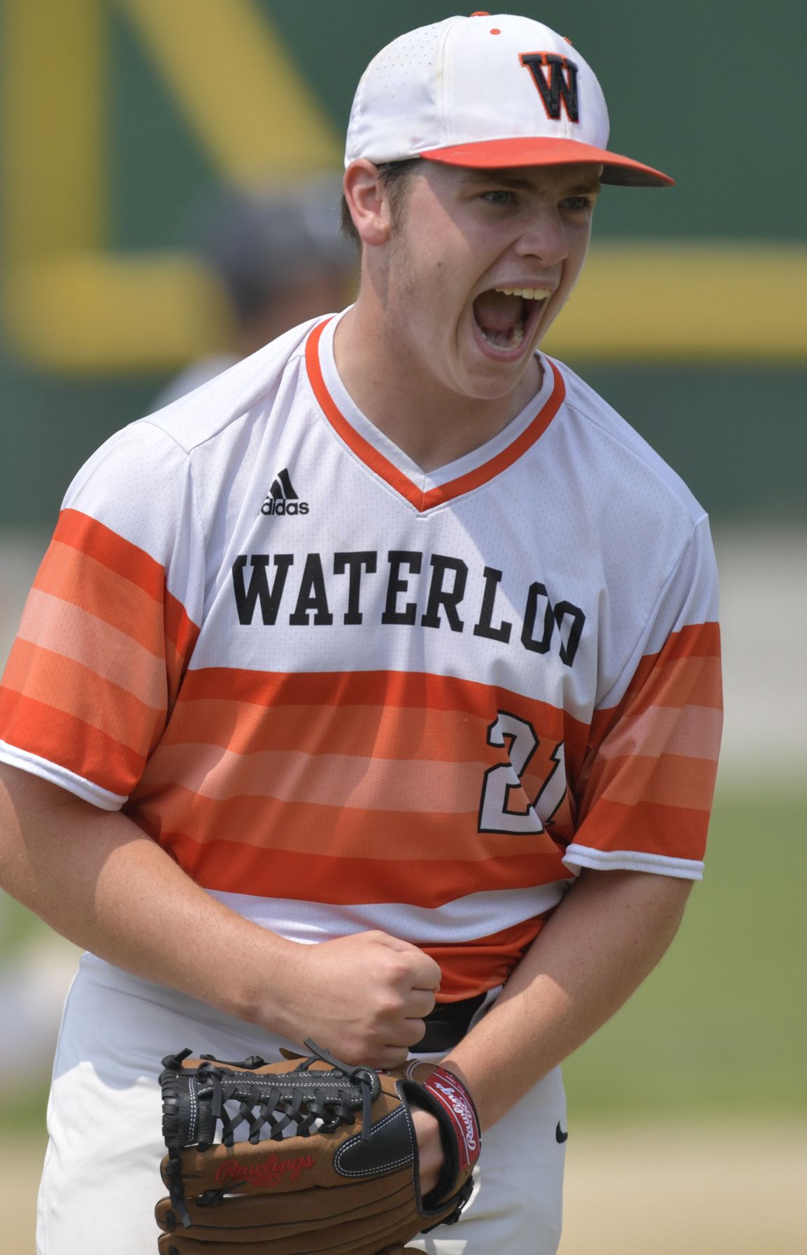 Waterloo defeats Carbondale in 3A Salem Sectional baseball final